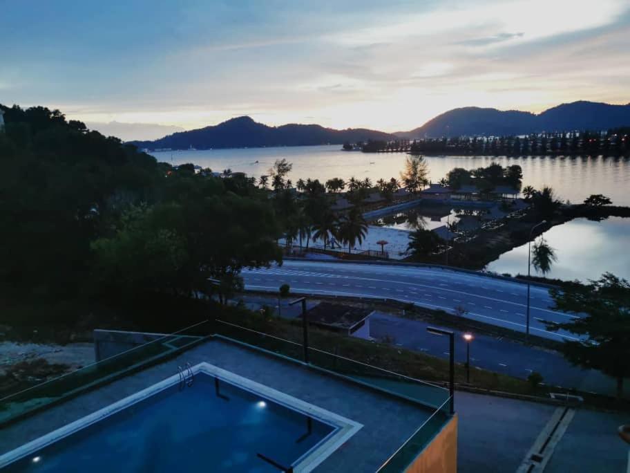 Marina Heights Hotel Residences Lumut Exteriér fotografie